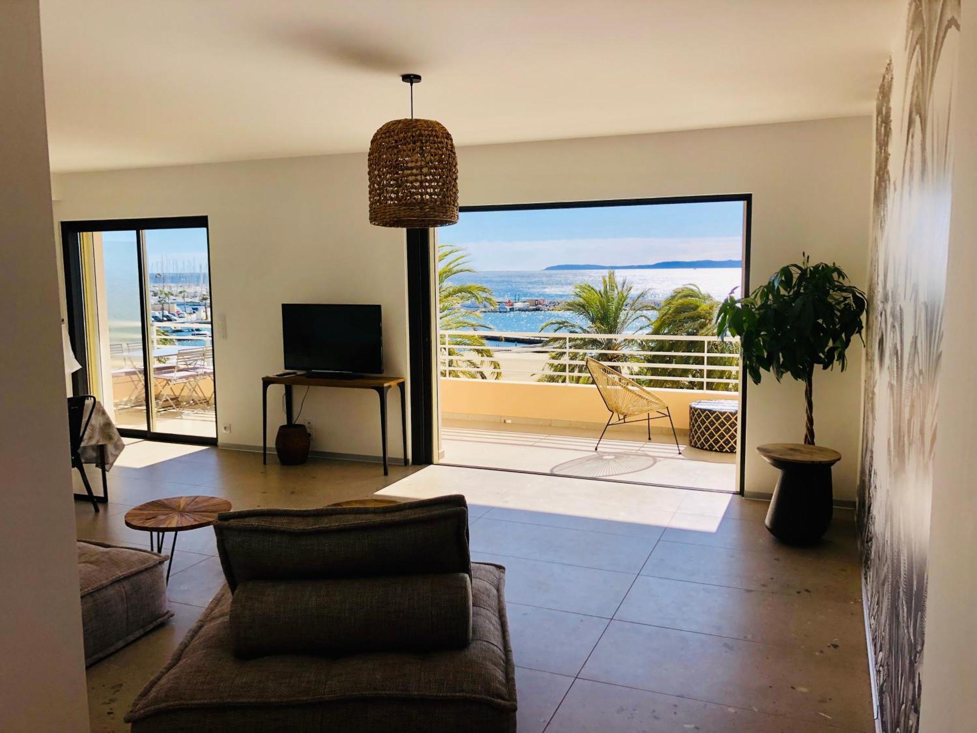 Appartement T3 Lumineux Traversant Totalement Neuf En Face De La Plage Front De Mer Vue Sur Les Iles Vue Mer Panoramique Assuree Residence De La Plage Centre Ville Du Lavandou 3Eme Etage Avec Ascenseur Appartement T3 Le Lavandou Exteriér fotografie